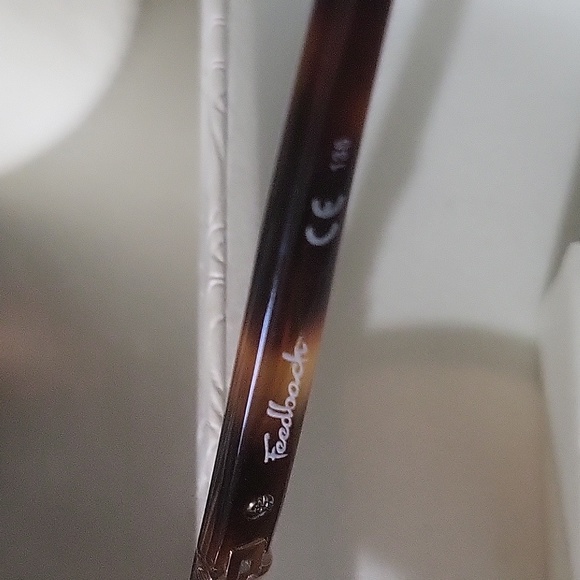 Brand new in the box Oakley aviator sunglasses with turtle shell sides - Picture 6 of 9